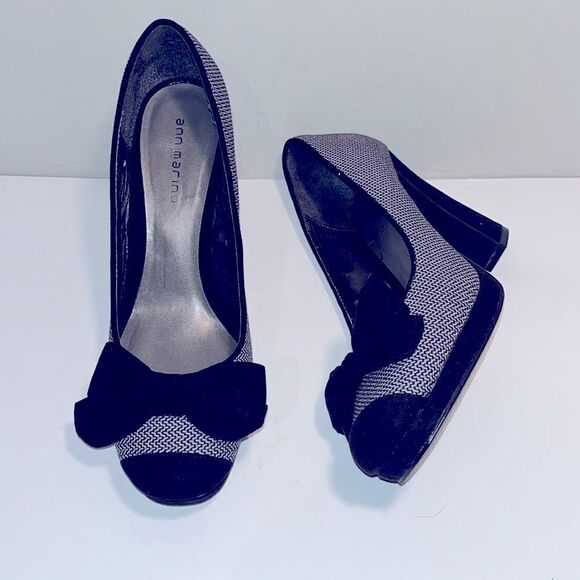Vintage Ann Marino suede and fabric 4” heels - Picture 1 of 4